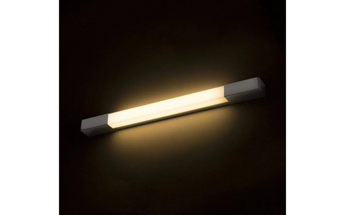 Amenity Vägglampa Krom 60cm LED 8W IP44 3000K