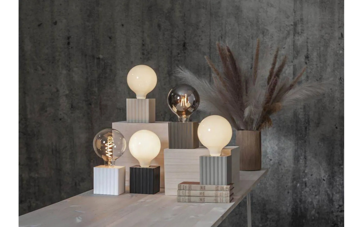 Box Bordslampa 10cm Svart