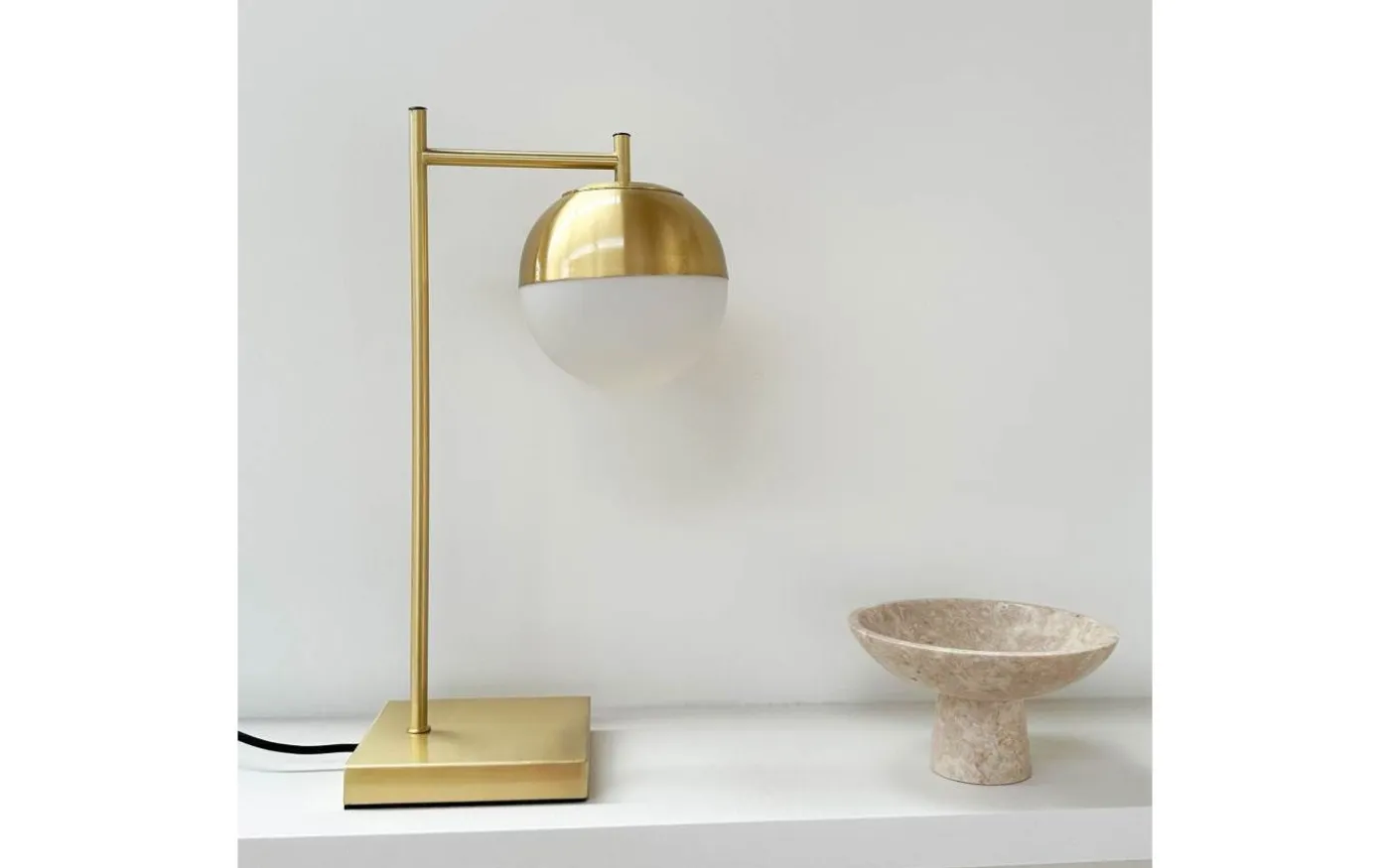 Caen Bordslampa 45cm Opal/Mässing