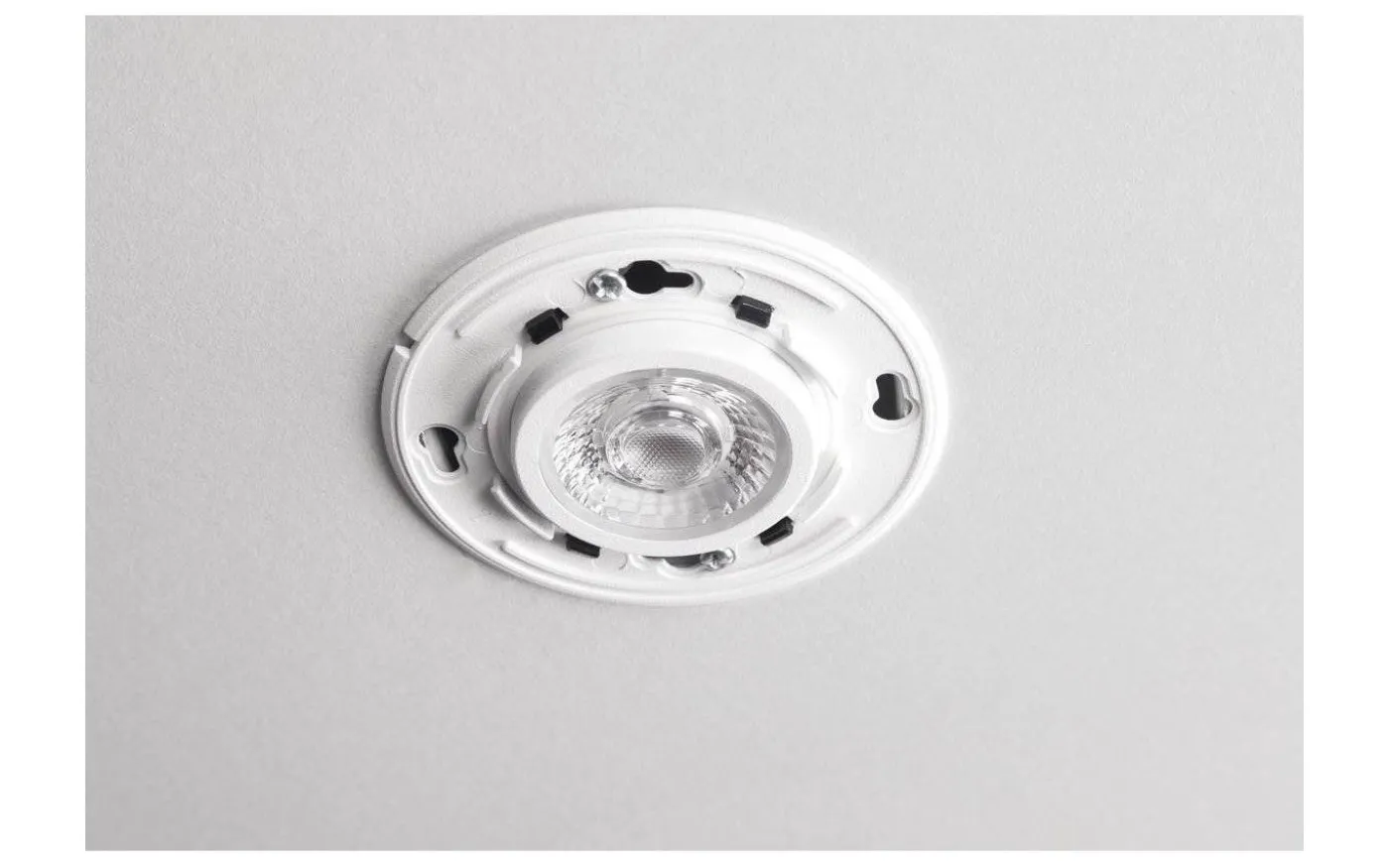 Comfort Smart ISO Spotlight 3000K 6W Vit IP44