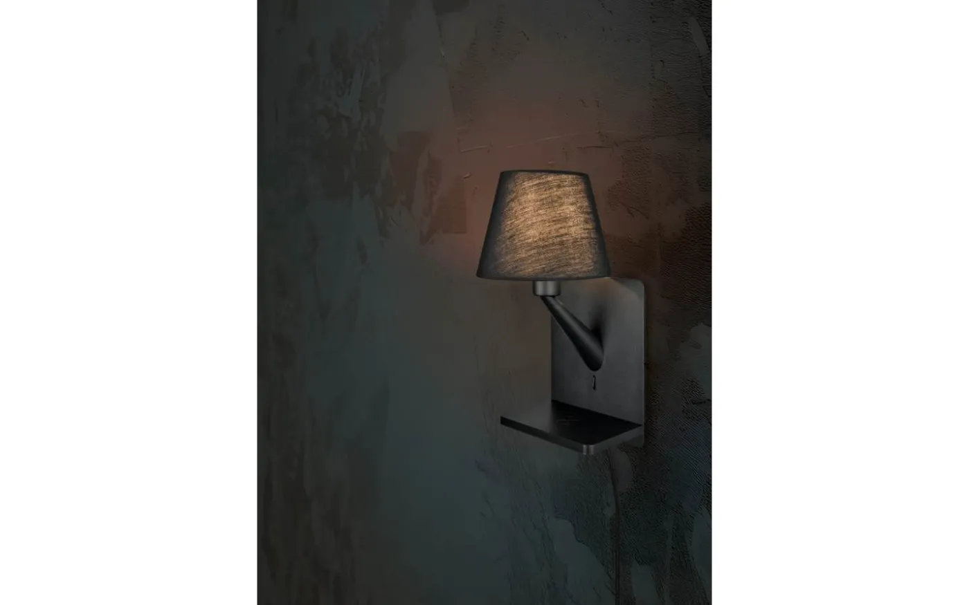 Comfort Vägglampa E14 mattsvart med laddningsstation
