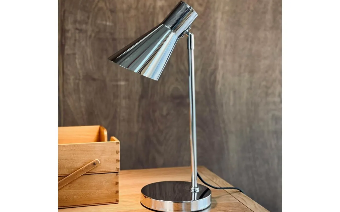 DL12 Skrivbordslampa 44,5cm Krom