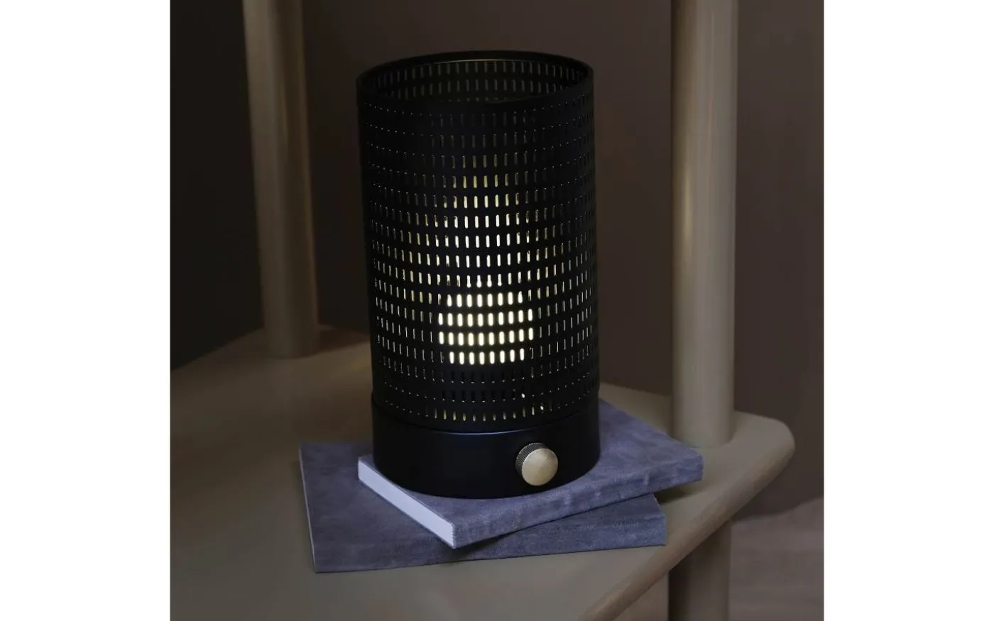Mesh Uppladdningsbar Lykta 20cm LED 2700K Svart/Mässing