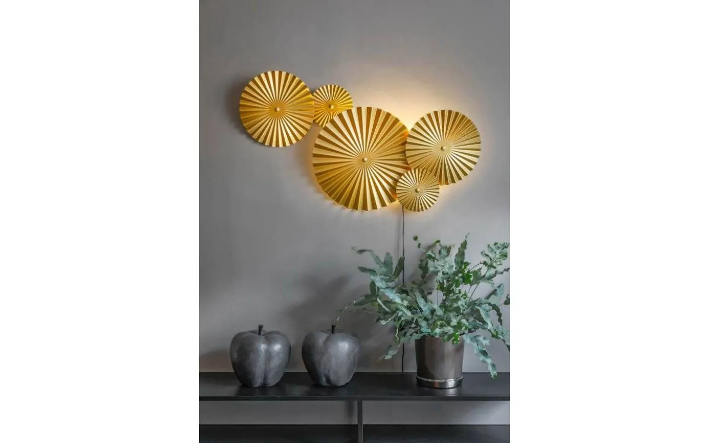 Omega Vägglampa 70cm LED 4,2W Borstad Mässing