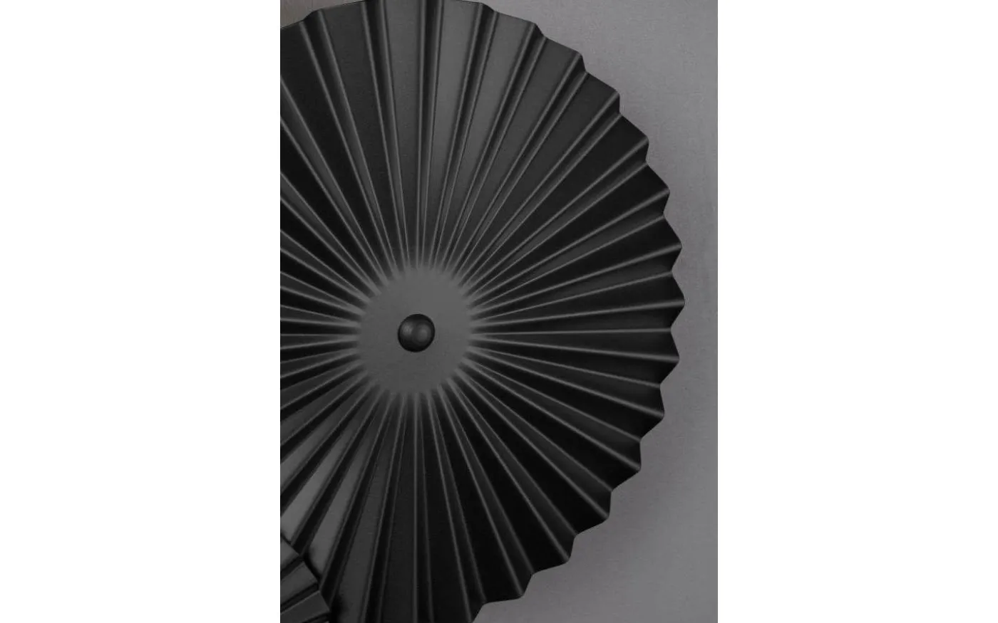 Omega Vägglampa 70cm LED 4,2W Svart