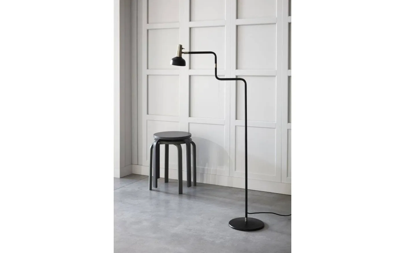 Ray Golvlampa 127cm Svart/Mässing