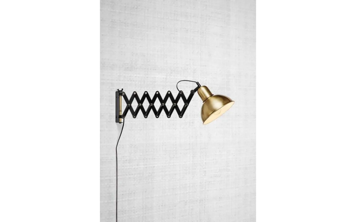Riggs Vägglampa Mässing/Svart