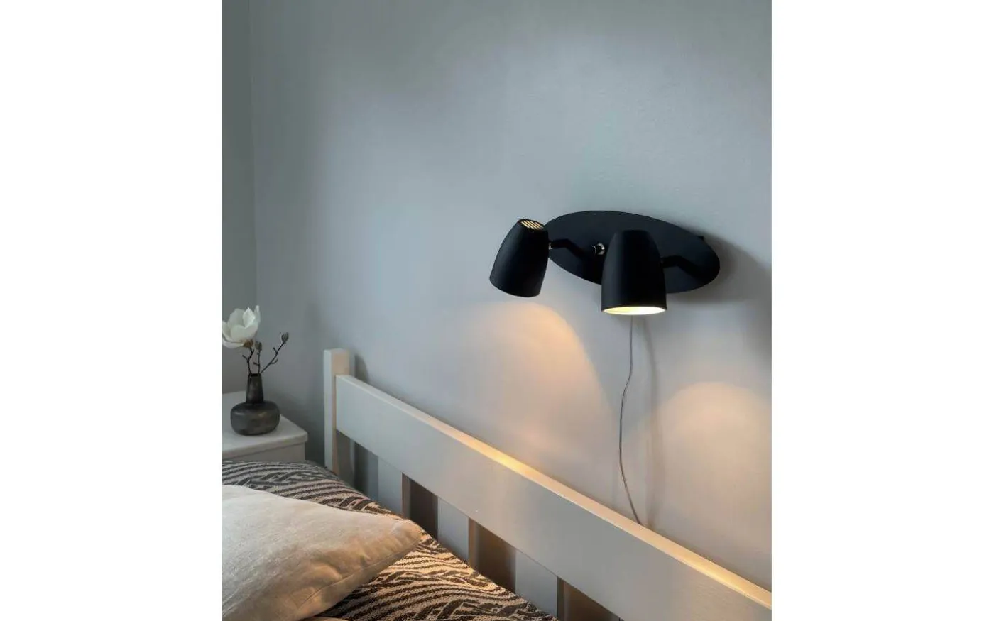 Sandnes Vägglampa 2L Svart