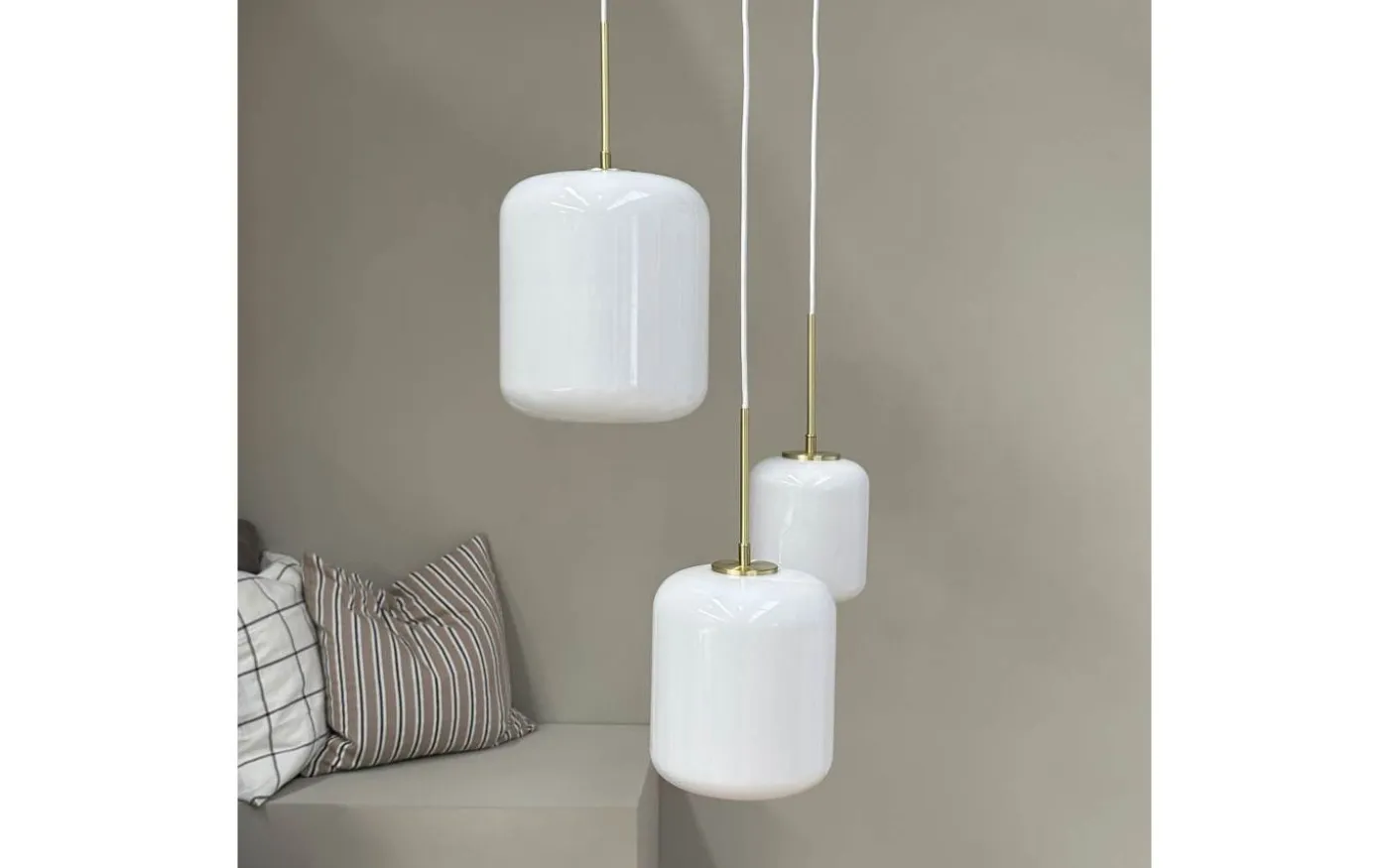 Silvia Fönsterlampa 15cm Opal/Mässing
