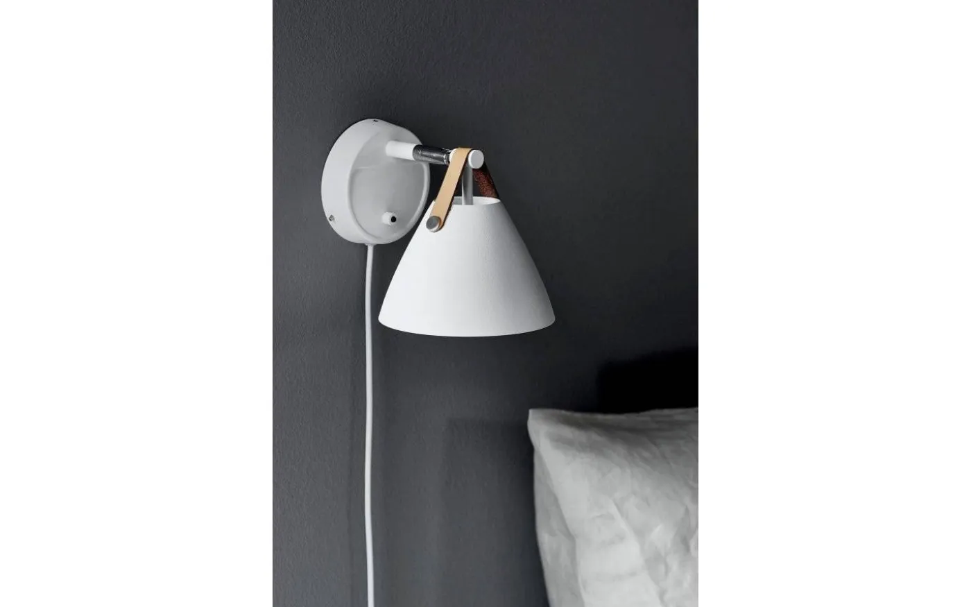 Strap 15 Vägglampa Vit