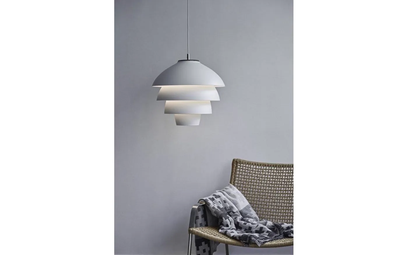 Valencia Taklampa 42cm Vit/Krom